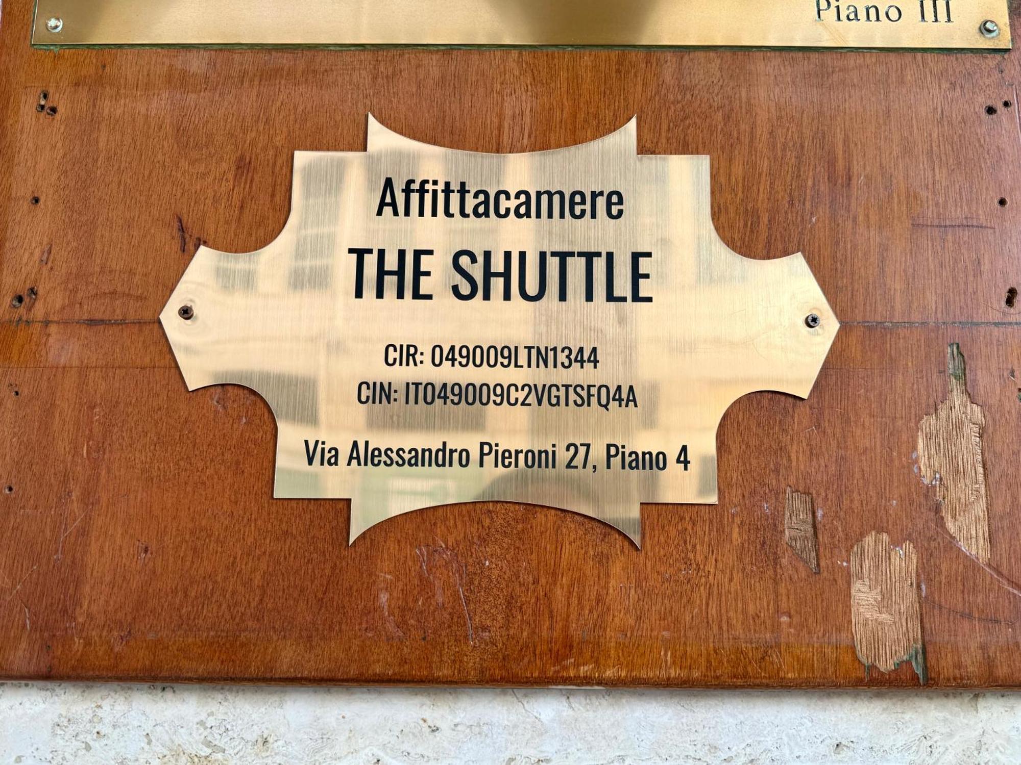 Affittacamere The Shuttle Livourne Extérieur photo